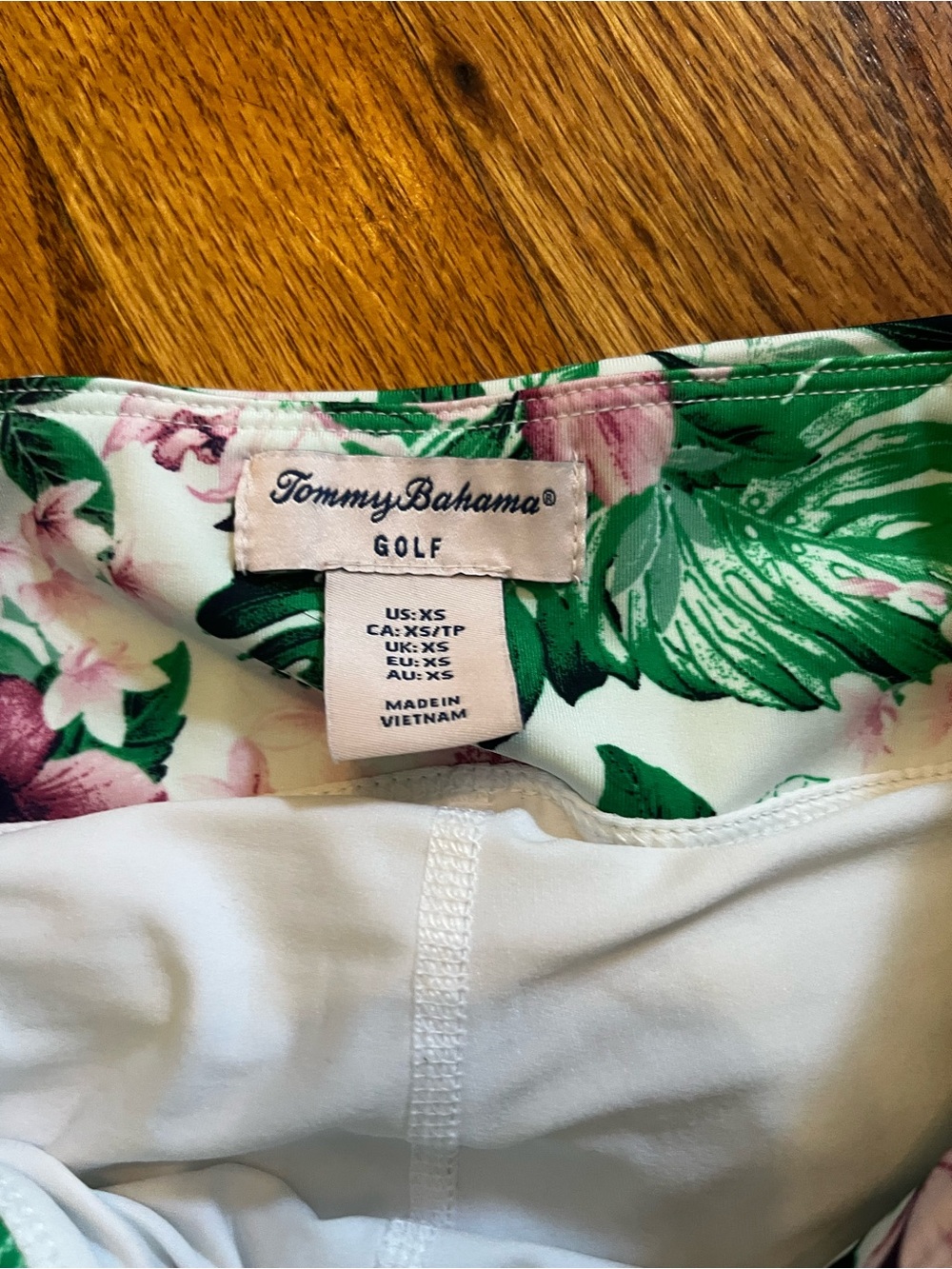 Tommy Bahama Golf Skort - Picture 3 of 4
